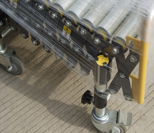 文登伸缩滚筒输送机